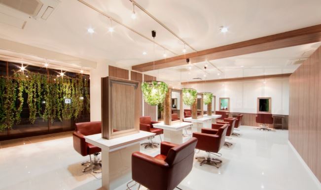 divine hair and make 船橋店