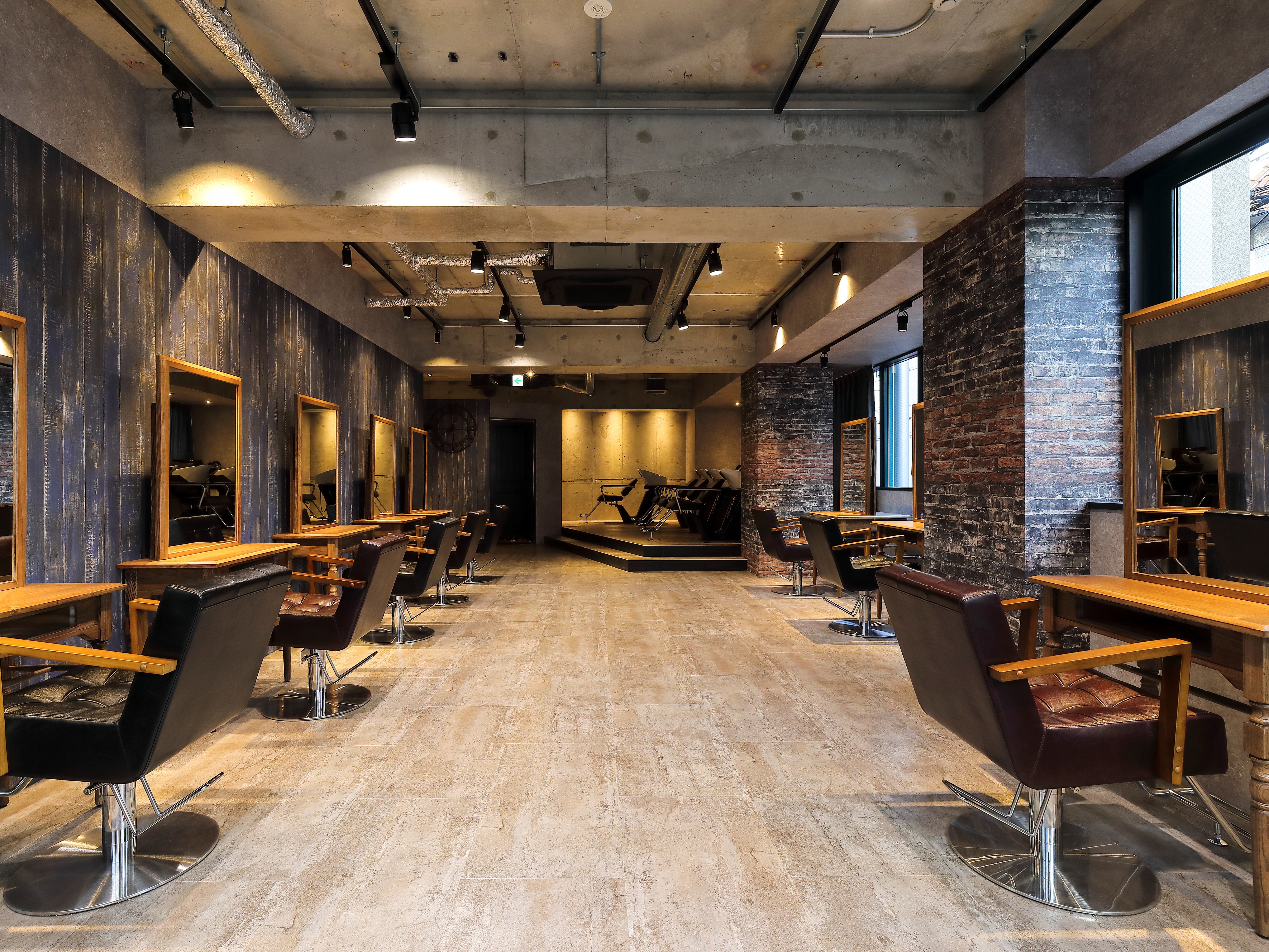 TERRACE LUXBE 岡本店